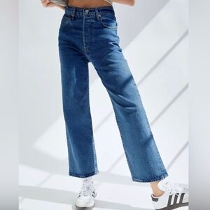 Levis Ribcage Straight Ankle Jeans Size 28 Medium Wash EUC